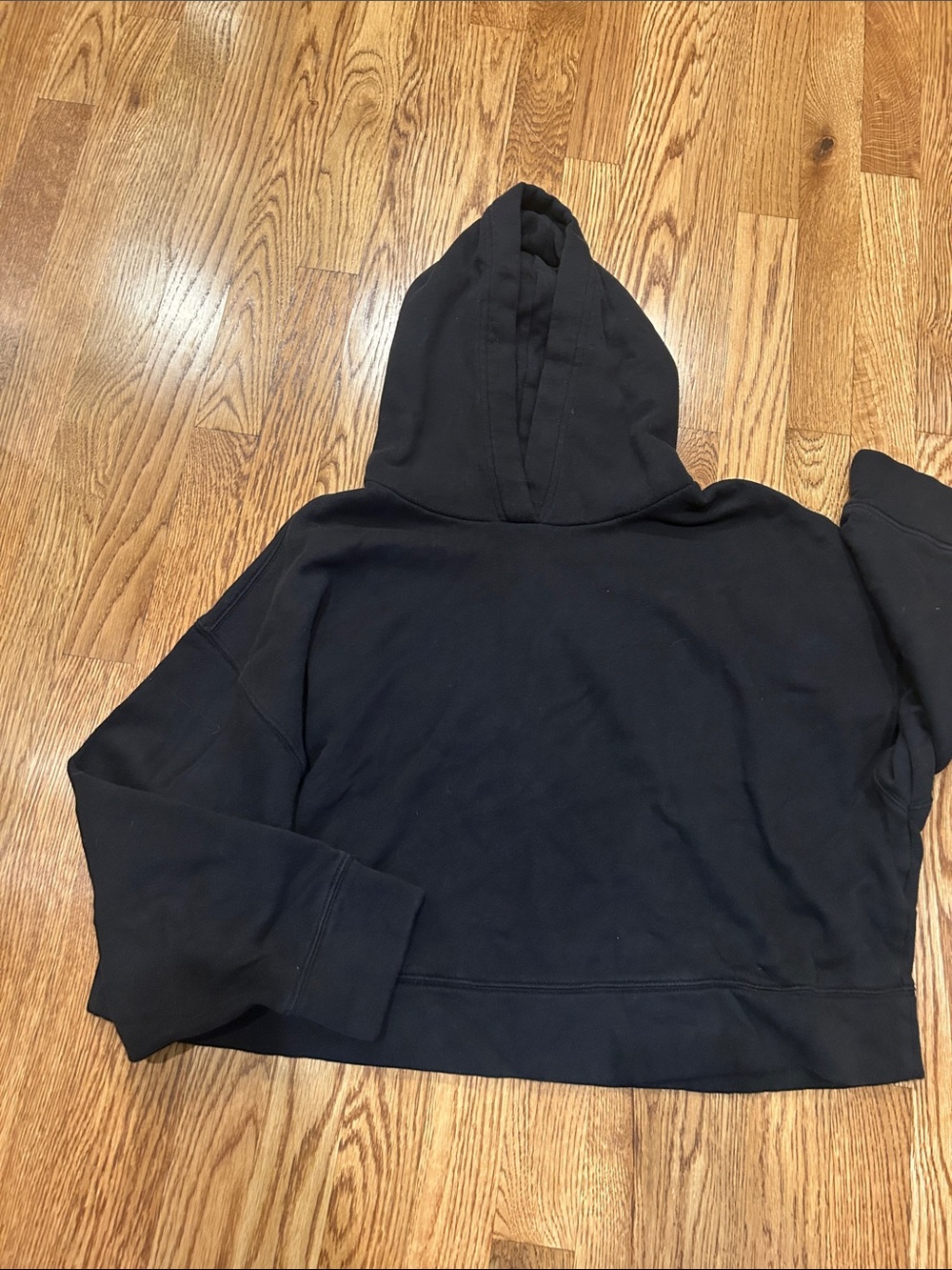 Cropped Old Navy hooded sweatshirt